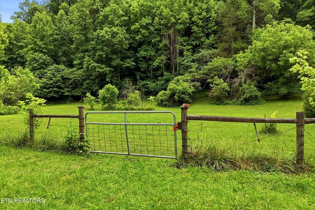 9613 Norris Fwy, Powell, TN 37849