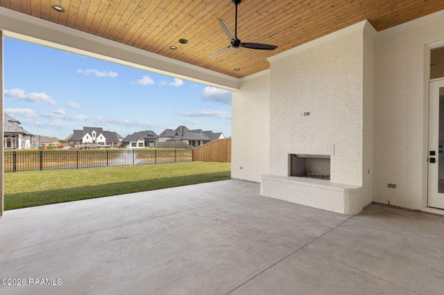 208 Sabal Bend Drive, Youngsville, LA 70592