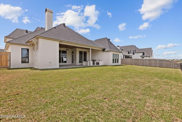 208 Sabal Bend Drive, Youngsville, LA 70592
