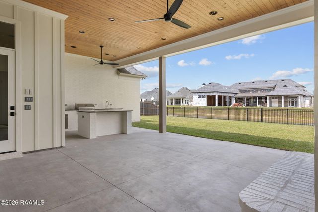 208 Sabal Bend Drive, Youngsville, LA 70592