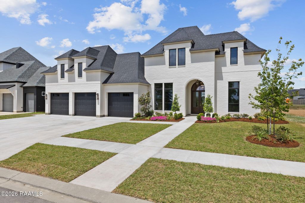 208 Sabal Bend Drive, Youngsville, LA 70592