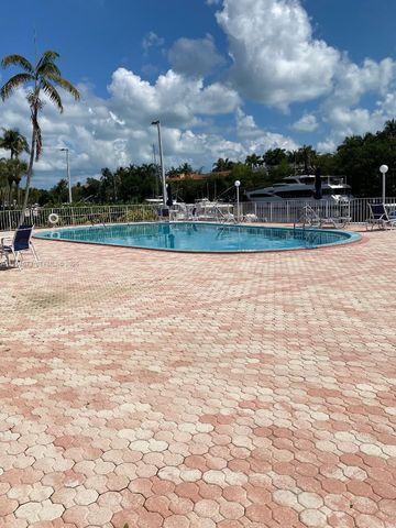 100 Edgewater Dr 102, Coral Gables, FL 33133