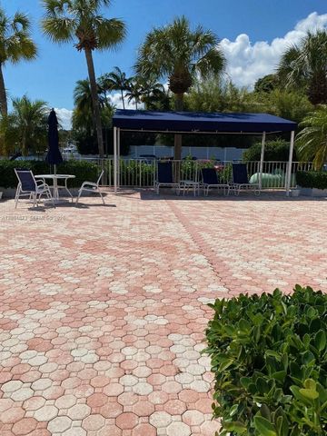 100 Edgewater Dr 102, Coral Gables, FL 33133