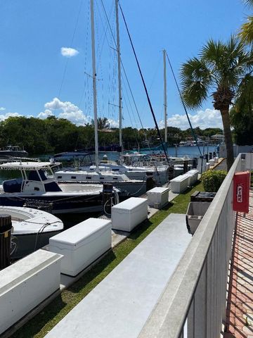 100 Edgewater Dr 102, Coral Gables, FL 33133