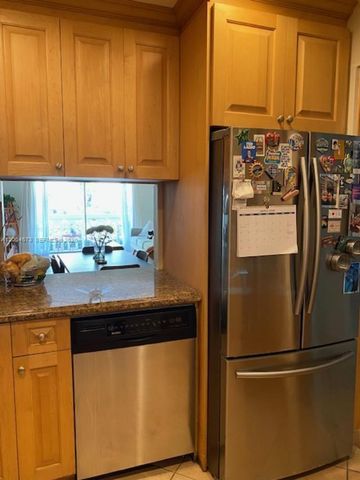 100 Edgewater Dr 102, Coral Gables, FL 33133