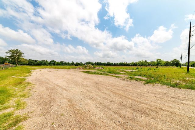 2289 County Road 163, Alvin, TX 77511