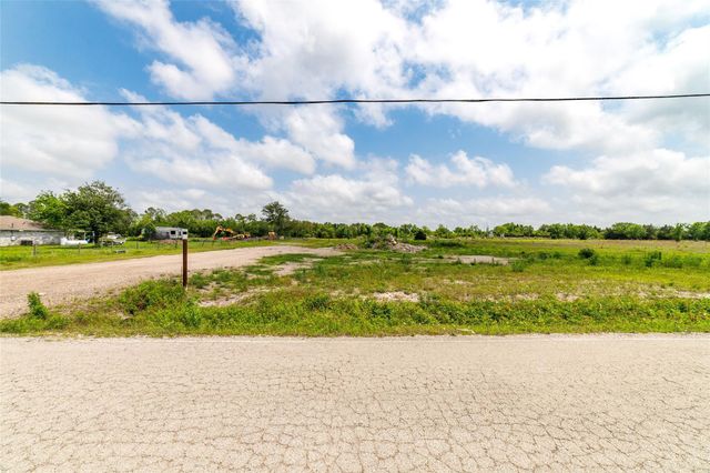 2289 County Road 163, Alvin, TX 77511
