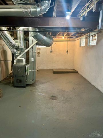 1613 Wyoming Avenue, Cincinnati, OH 45205