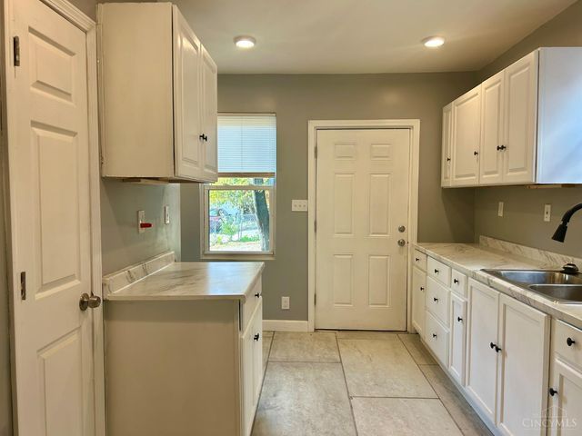 1613 Wyoming Avenue, Cincinnati, OH 45205