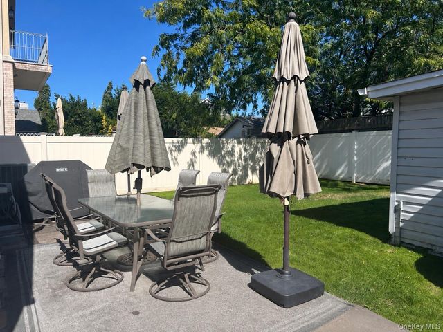 312 Beach 149th Street, Neponsit, NY 11694