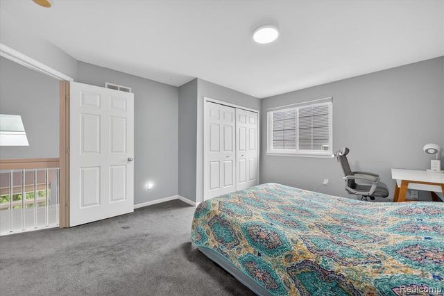 1029 White Trail, Wixom, MI 48393