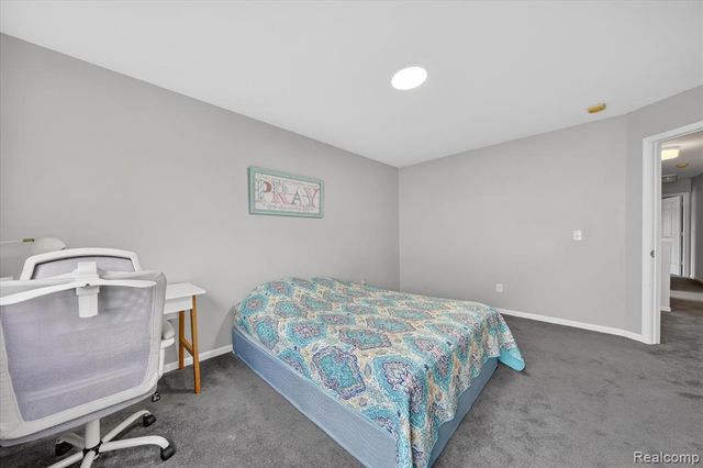 1029 White Trail, Wixom, MI 48393