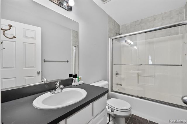 1029 White Trail, Wixom, MI 48393