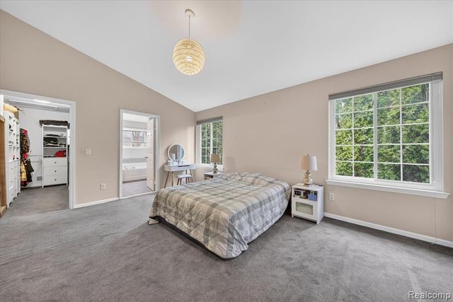 1029 White Trail, Wixom, MI 48393