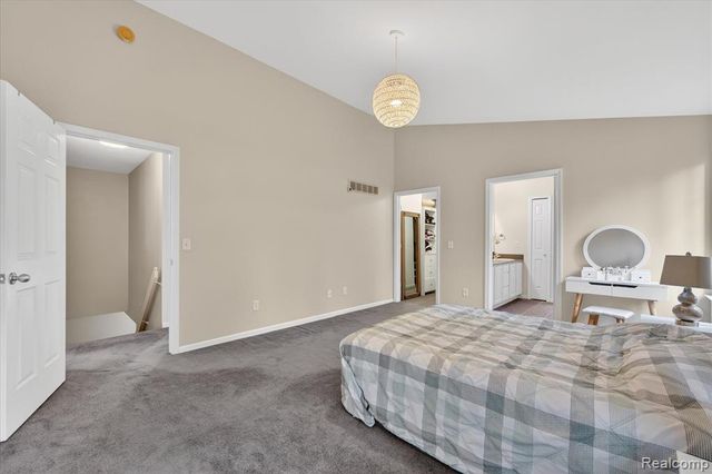 1029 White Trail, Wixom, MI 48393