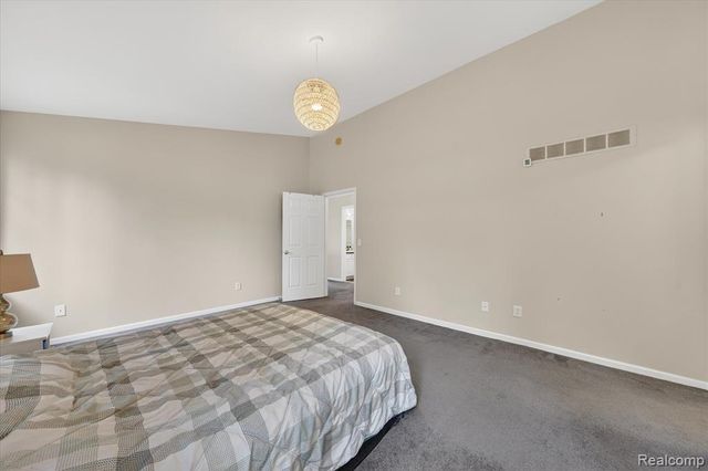 1029 White Trail, Wixom, MI 48393