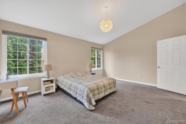 1029 White Trail, Wixom, MI 48393