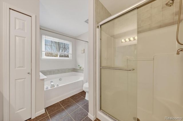 1029 White Trail, Wixom, MI 48393