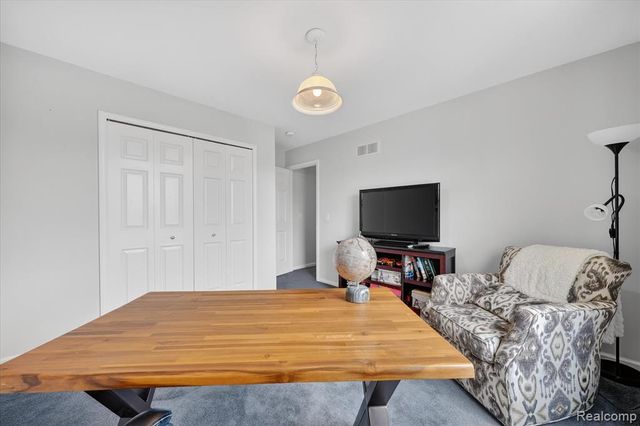 1029 White Trail, Wixom, MI 48393