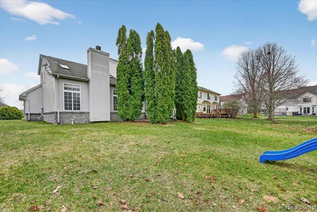 1029 White Trail, Wixom, MI 48393