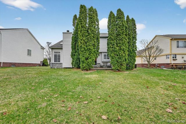 1029 White Trail, Wixom, MI 48393