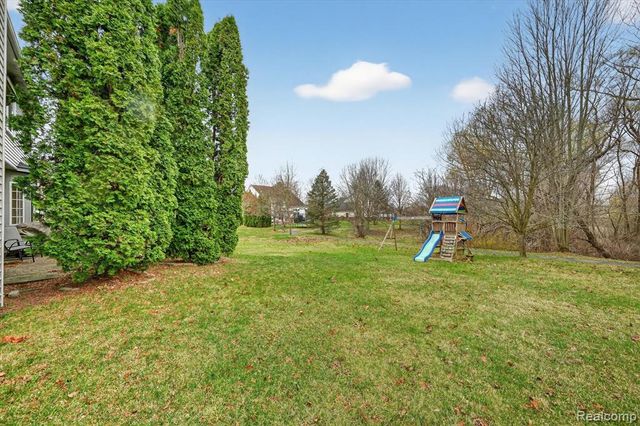 1029 White Trail, Wixom, MI 48393