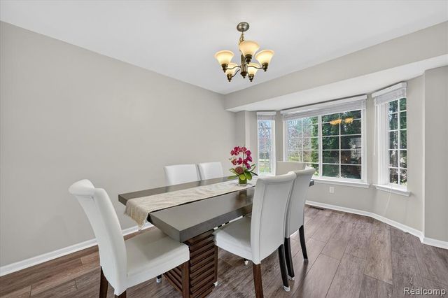 1029 White Trail, Wixom, MI 48393