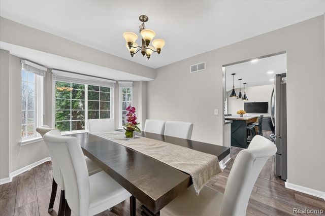 1029 White Trail, Wixom, MI 48393