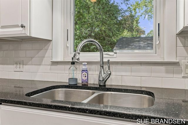23 E 30th Street, Holland, MI 49423