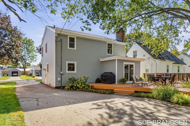 23 E 30th Street, Holland, MI 49423