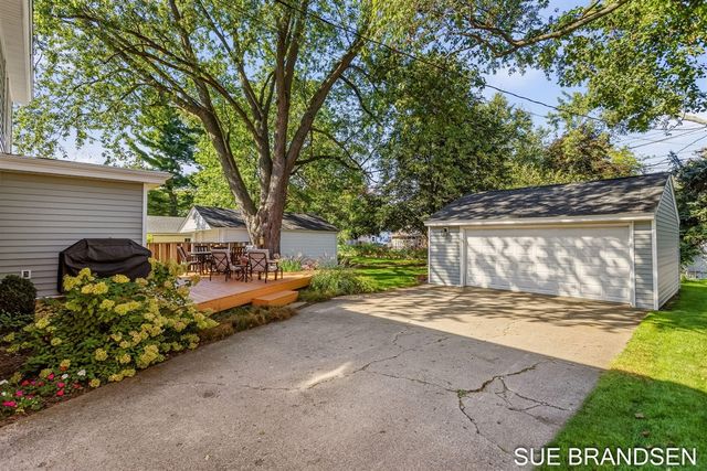 23 E 30th Street, Holland, MI 49423
