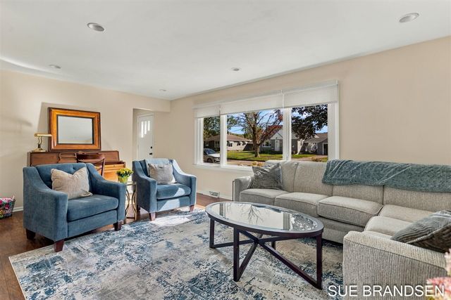 23 E 30th Street, Holland, MI 49423