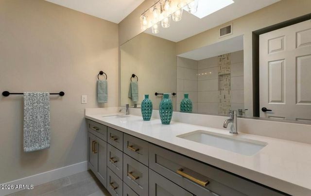 8330 E SAN BENITO Drive, Scottsdale, AZ 85258