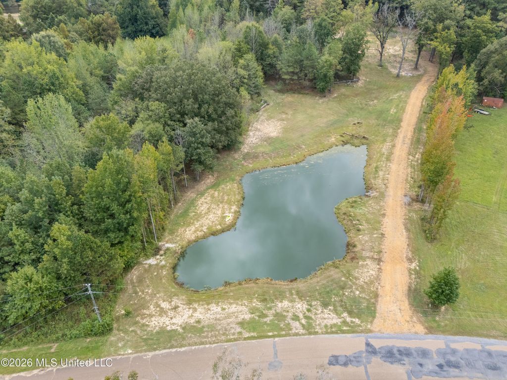 Rolling Oaks Lane, Senatobia, MS 38668 — photo 2