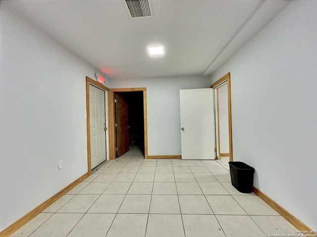 201 Houston St, George West, TX 78022