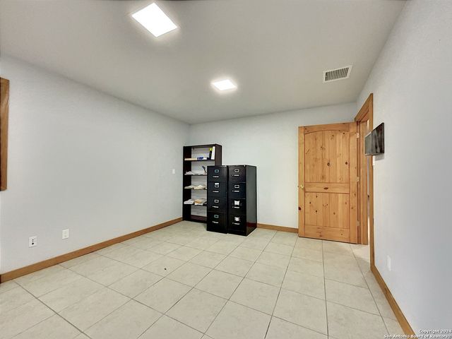 201 Houston St, George West, TX 78022
