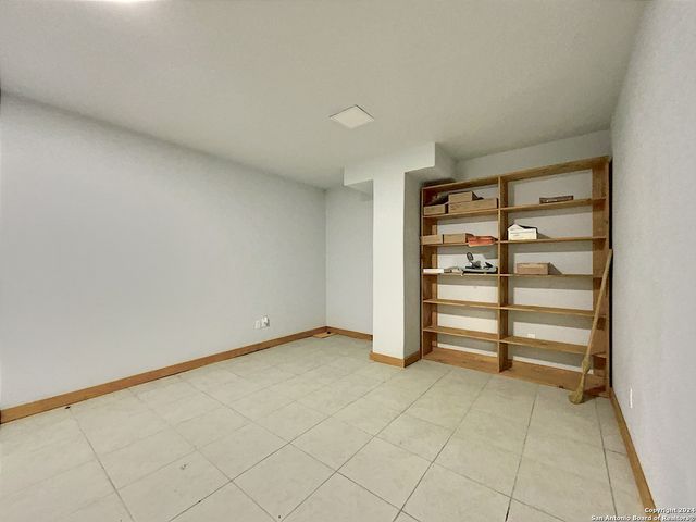 201 Houston St, George West, TX 78022