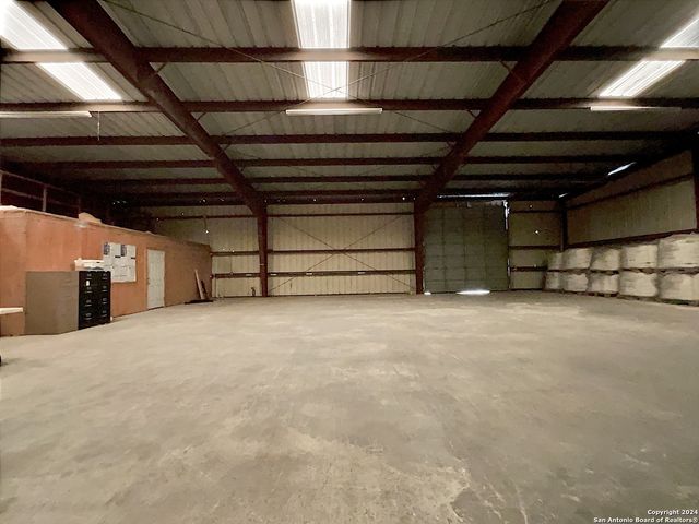 201 Houston St, George West, TX 78022