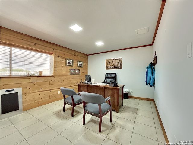 201 Houston St, George West, TX 78022