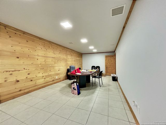 201 Houston St, George West, TX 78022