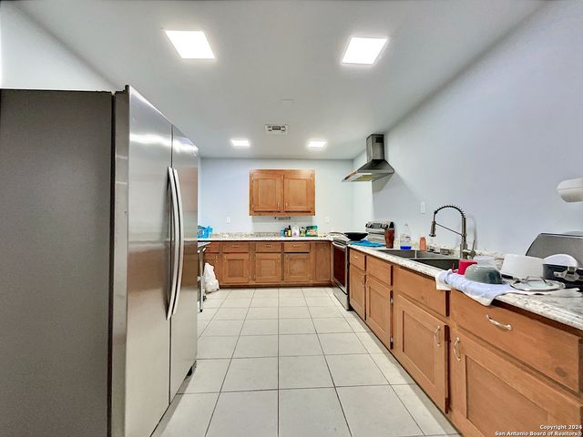 201 Houston St, George West, TX 78022