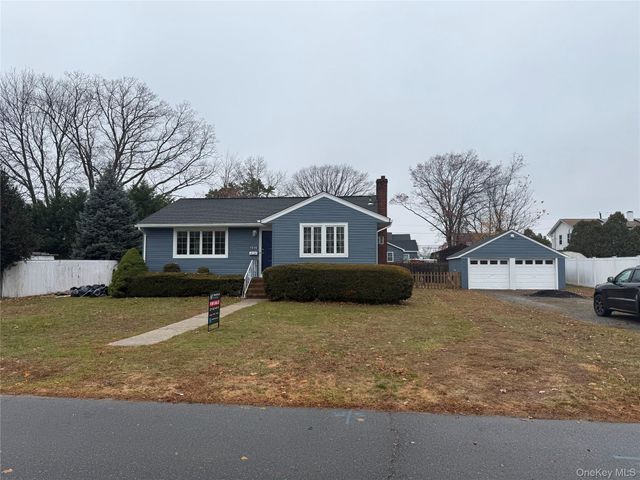 1536 5th Street, West Babylon, NY 11704
