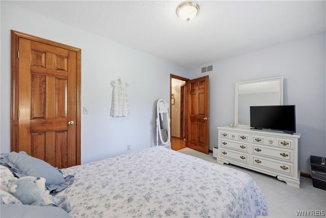 83 Michaels, Lancaster, NY 14086