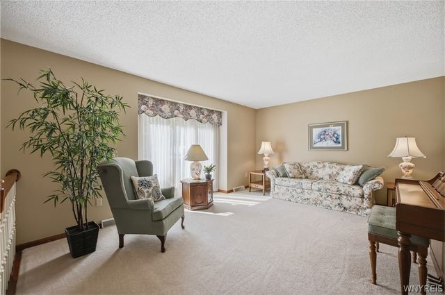 83 Michaels, Lancaster, NY 14086