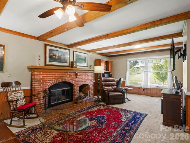 101 Castlerock Drive, Asheville, NC 28806