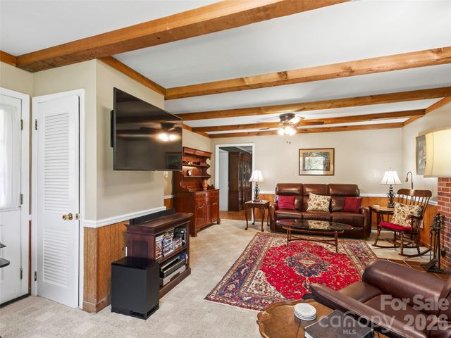 101 Castlerock Drive, Asheville, NC 28806