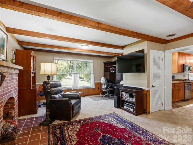 101 Castlerock Drive, Asheville, NC 28806