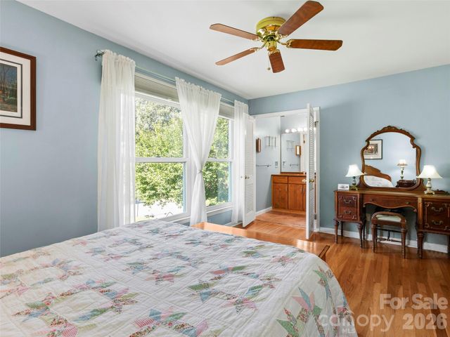 101 Castlerock Drive, Asheville, NC 28806