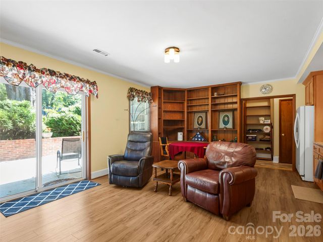 101 Castlerock Drive, Asheville, NC 28806