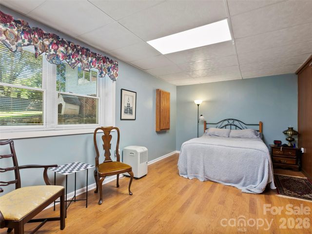 101 Castlerock Drive, Asheville, NC 28806